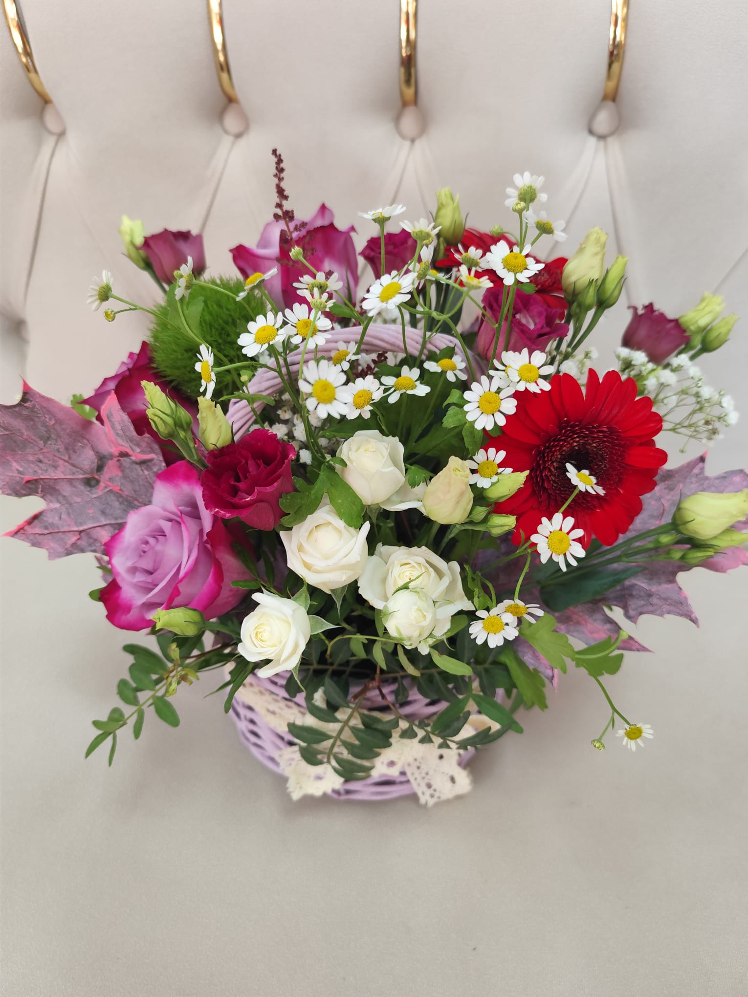 Buchet elegant cu Mineroze, Alstroemeria și Lisianthus